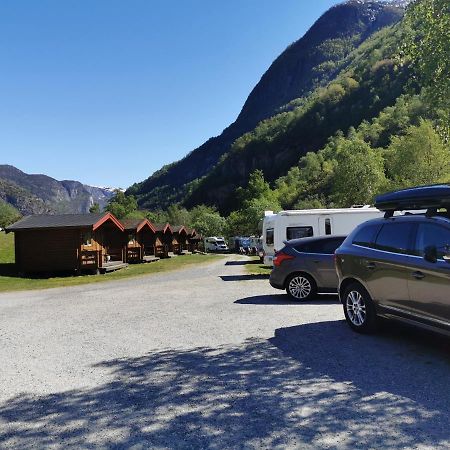 Lunde Camping Hotell Aurland Eksteriør bilde